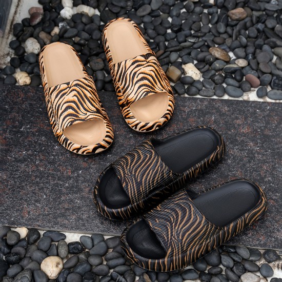Fashionable summer slippers with tiger and snake prints, couples' slippers, dual-use EVA slippers for home and outings. Fashionable summer slippers with tiger and snake prints, couples' slippers, dual-use EVA slippers for home and outings.