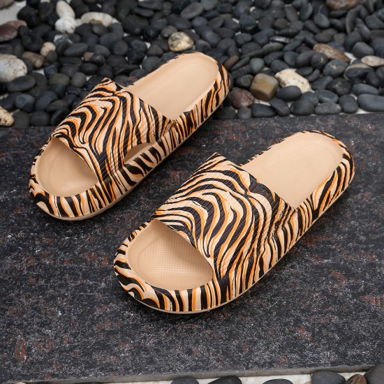 Fashionable summer slippers with tiger and snake prints, couples' slippers, dual-use EVA slippers for home and outings. Fashionable summer slippers with tiger and snake prints, couples' slippers, dual-use EVA slippers for home and outings.