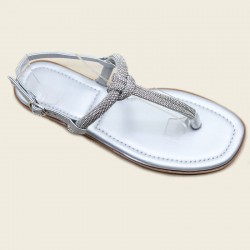 Street wholesale of new rhinestone flip-flops, plus-size women's flip-flops, fashionable sandals in stock.