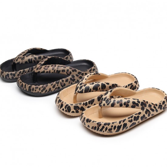 Best-selling herringbone slippers for outdoor wear in summer, fashionable and stylish thick-soled leopard-print couples' beach sandals. Best-selling herringbone slippers for outdoor wear in summer, fashionable and stylish thick-soled leopard-print couples' beach sandals.