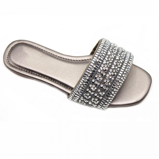 Factory direct sale of light luxury, fashionable diamond-encrusted craft shoes, women's casual flat slippers, wholesale slippers. Factory direct sale of light luxury, fashionable diamond-encrusted craft shoes, women's casual flat slippers, wholesale slippers.