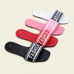 In-stock wholesale women's shoes, fashionable embroidered English strap flat sandals