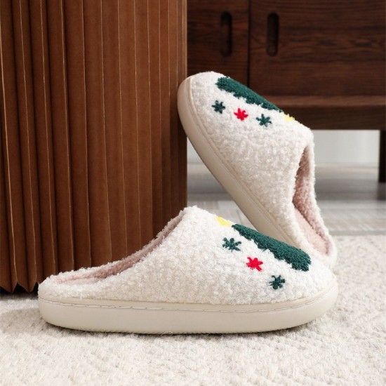 Comfortable and cute cartoon smiling Santa hat, Christmas tree, strawberry cotton slippers for couples, warm cotton slippers. Comfortable and cute cartoon smiling Santa hat, Christmas tree, strawberry cotton slippers for couples, warm cotton slippers.