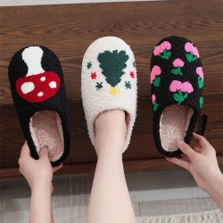 Comfortable and cute cartoon smiling Santa hat, Christmas tree, strawberry cotton slippers for couples, warm cotton slippers.